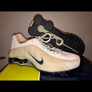 Nike Shox R4 Women’s size 10